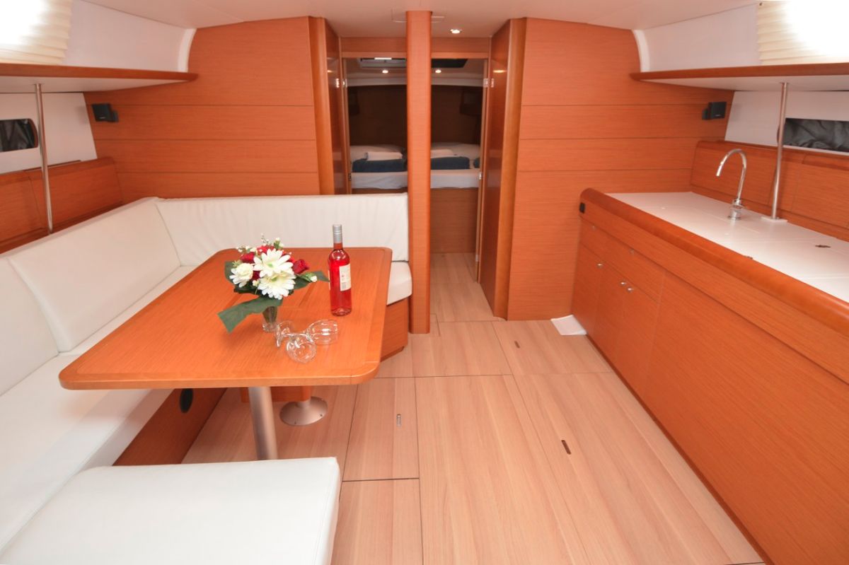 Sun Odyssey 479 - 4 cab. — photo 4