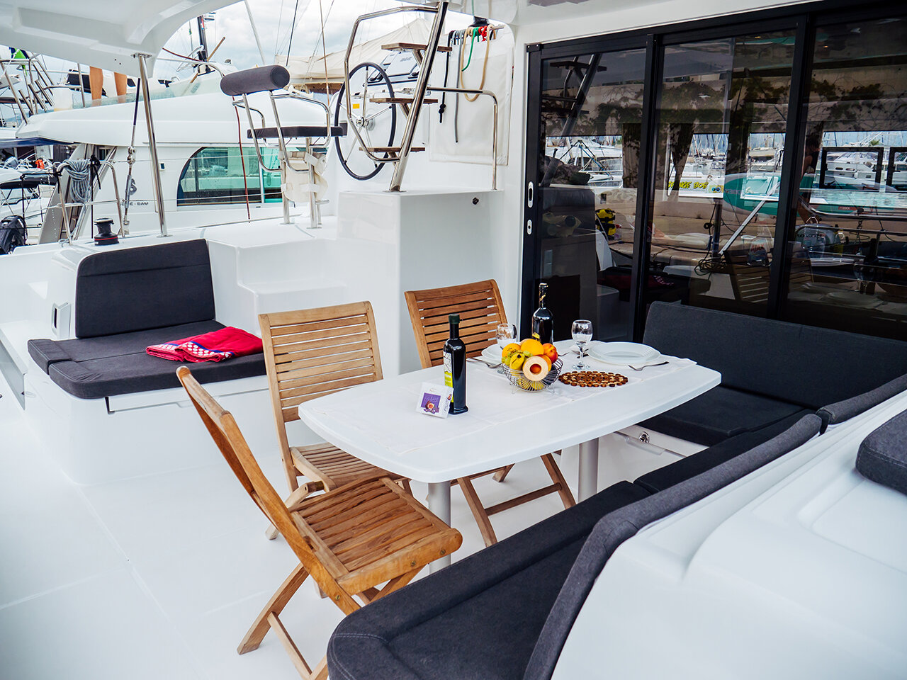 Lagoon 42 - 4 + 2 cab. — photo 3