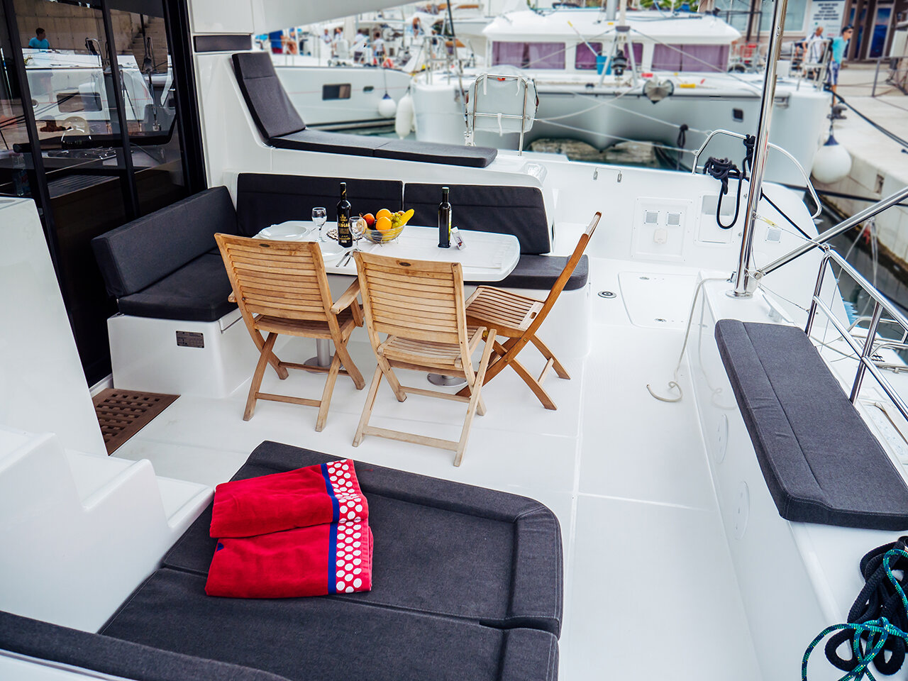 Lagoon 42 - 4 + 2 cab. — photo 4