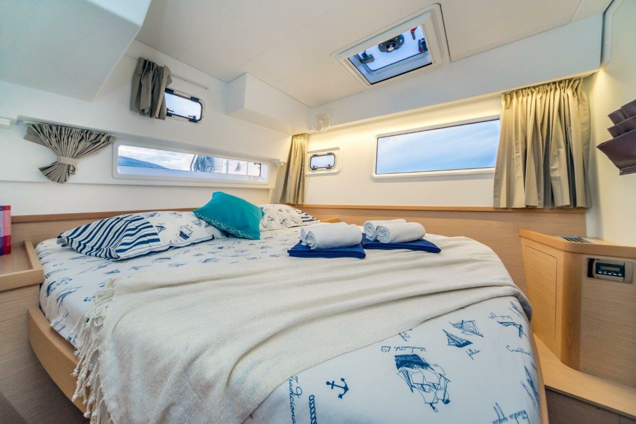 Lagoon 42 - 4 + 2 cab. — photo 16
