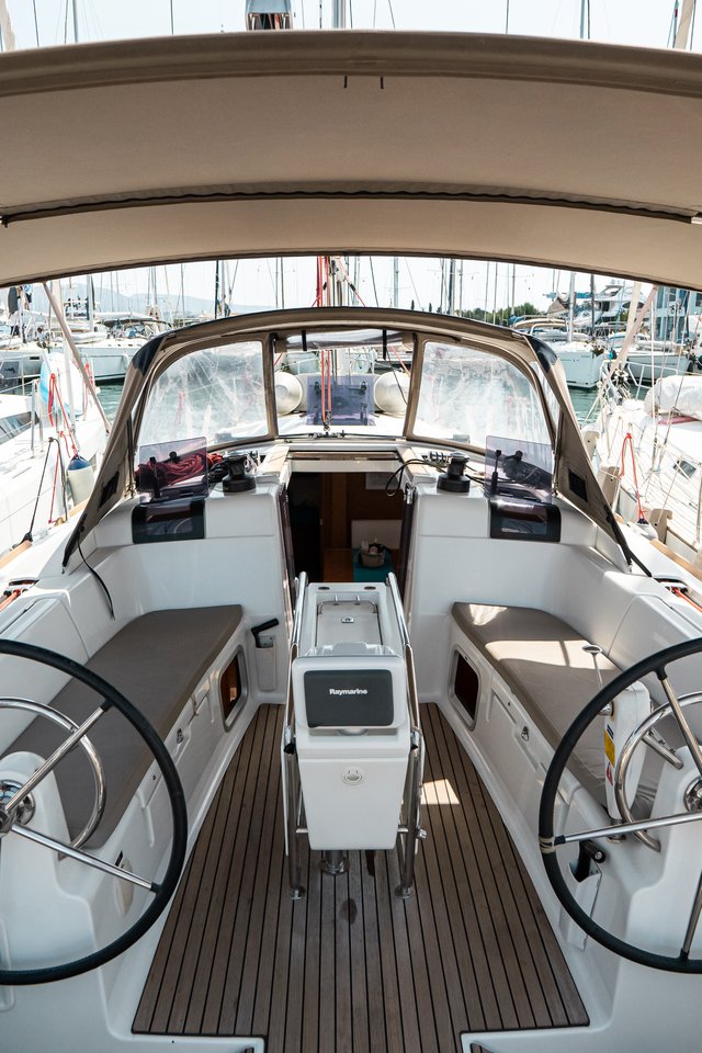 Sun Odyssey 419 - 3 cab. — photo 9