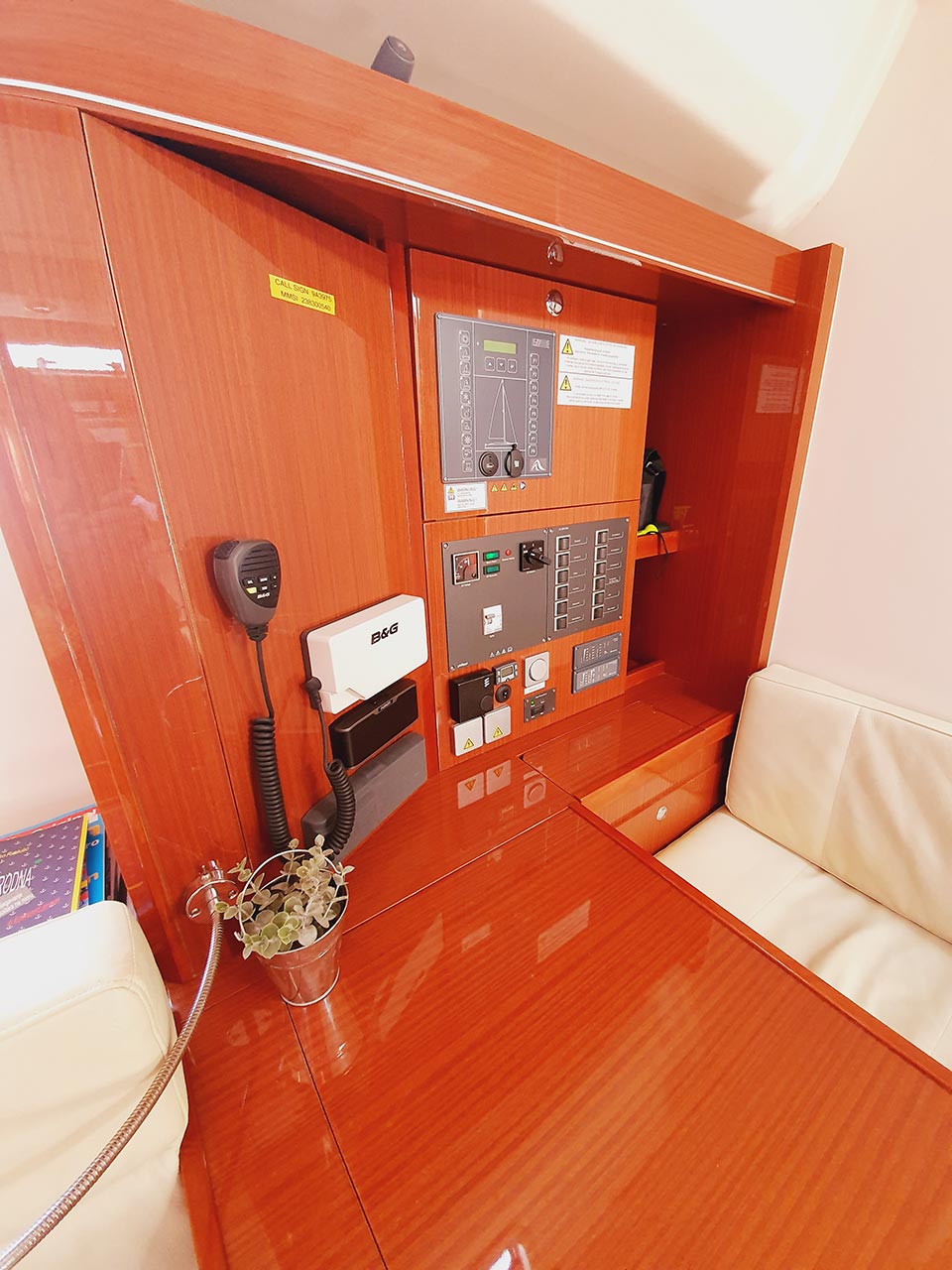 Hanse 505 - 5 + 1 cab. — photo 14