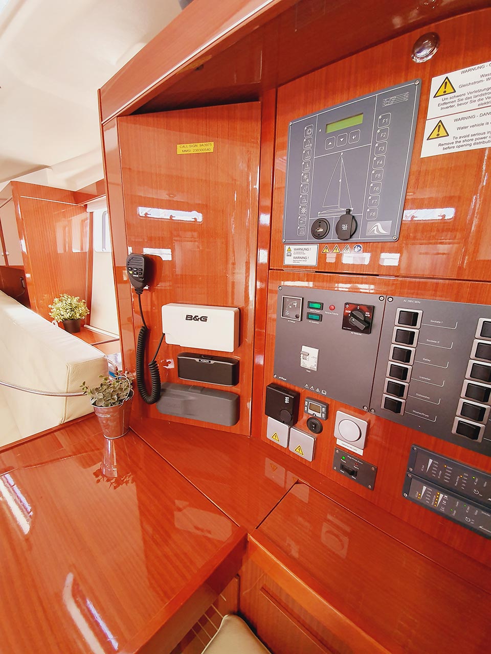 Hanse 505 - 5 + 1 cab. — photo 15