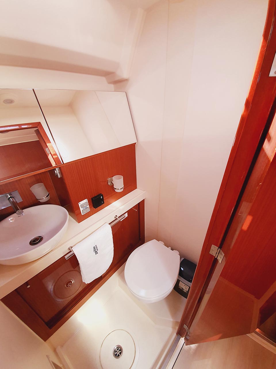 Hanse 505 - 5 + 1 cab. — photo 21
