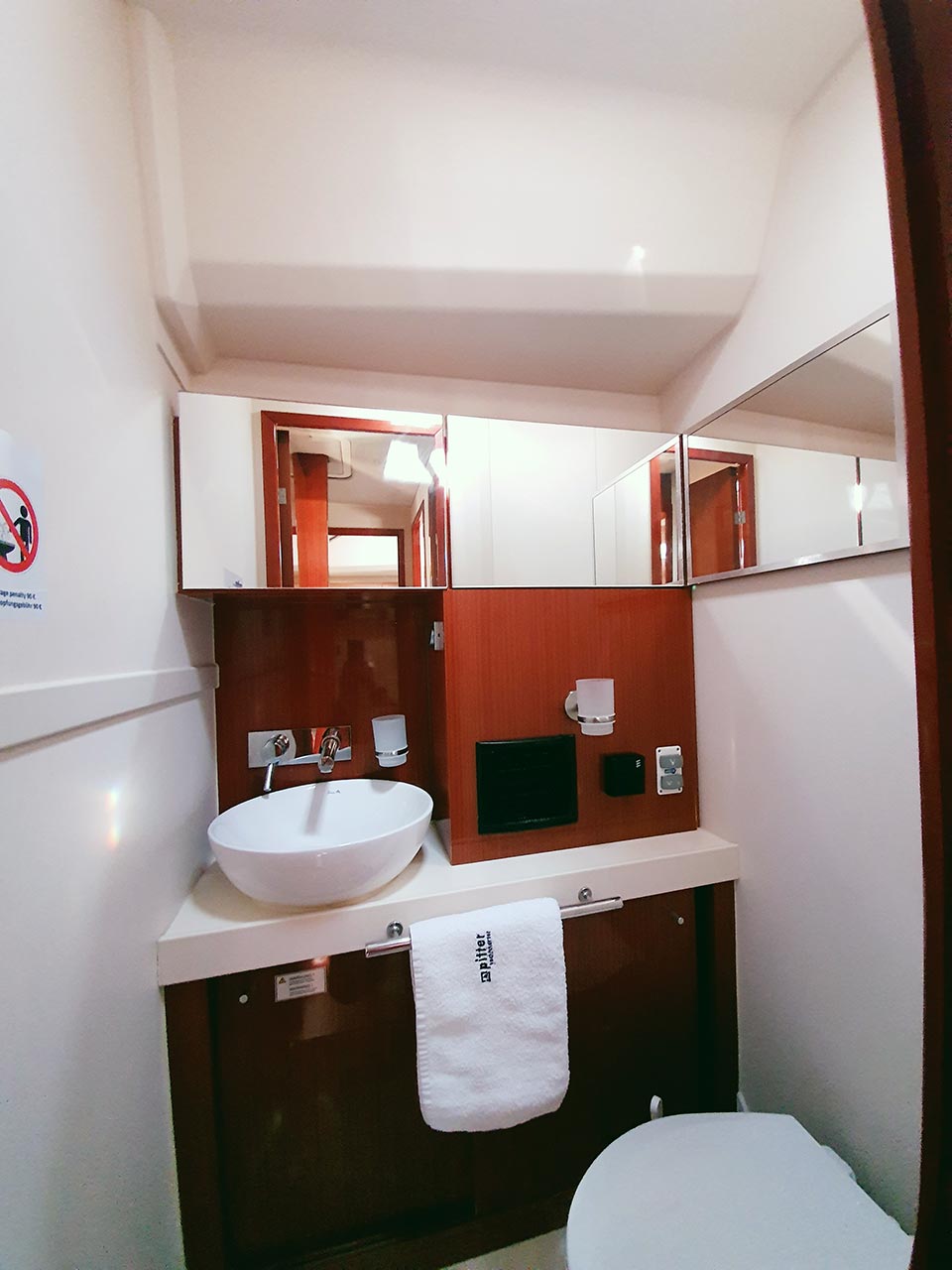 Hanse 505 - 5 + 1 cab. — photo 22
