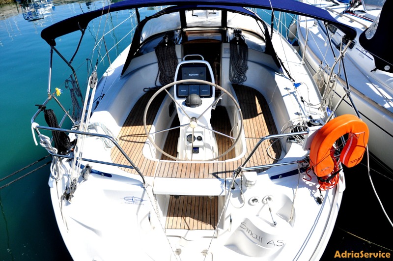Bavaria 33 Cruiser — photo 1