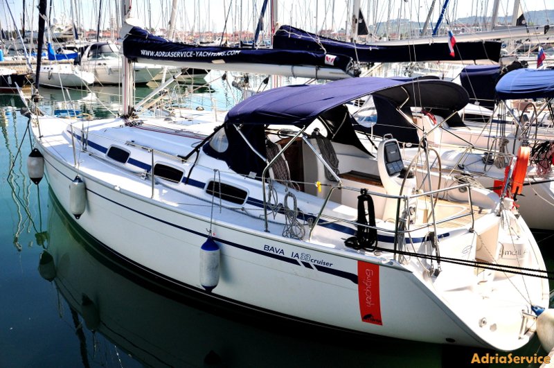 Bavaria 33 Cruiser — photo 3