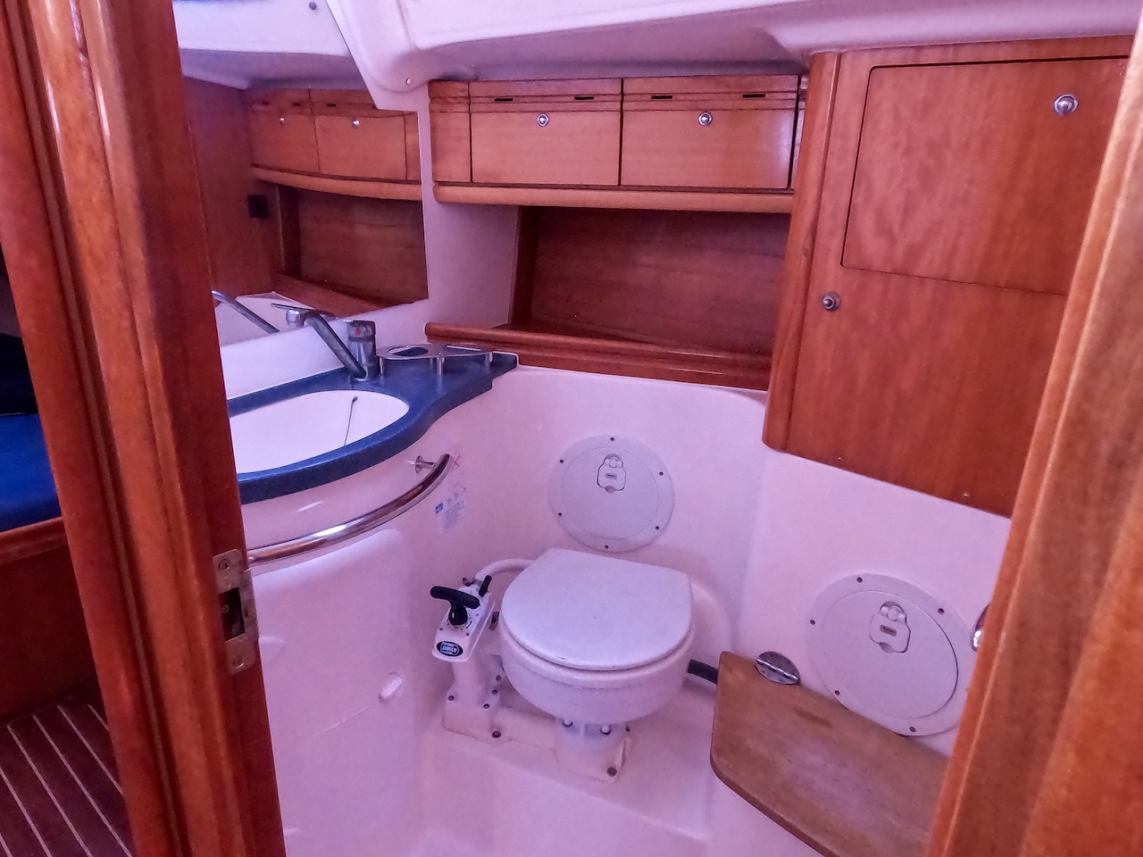 Bavaria 50 Cruiser — photo 9