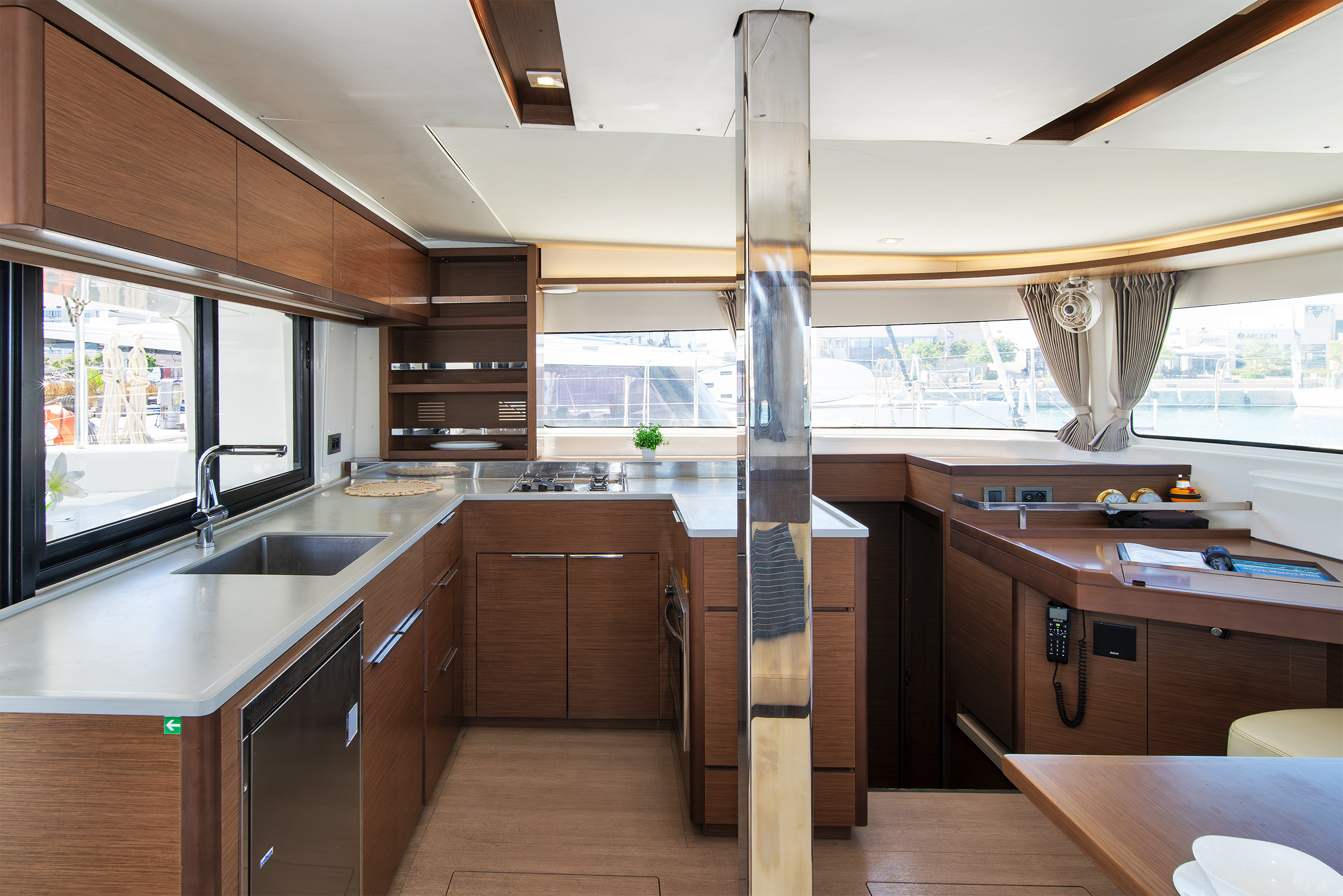 Lagoon 46 - 4 + 2 cab. — photo 19