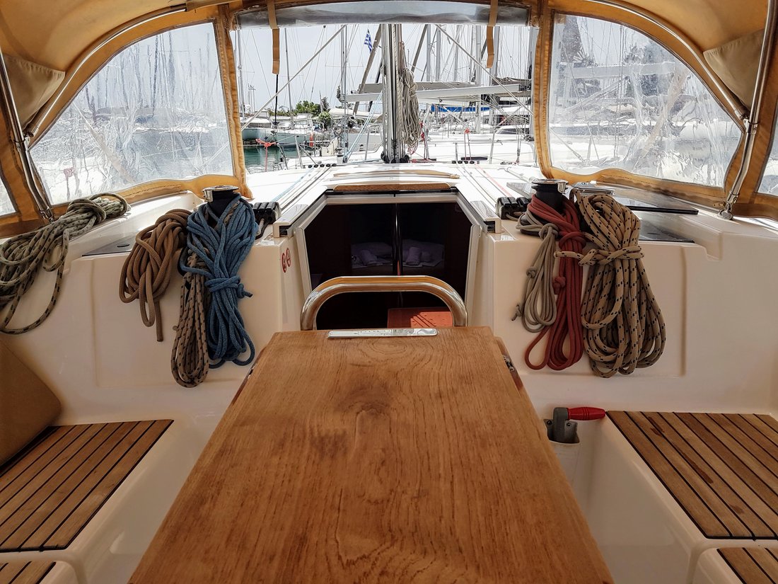 Dufour 382 GL — photo 8