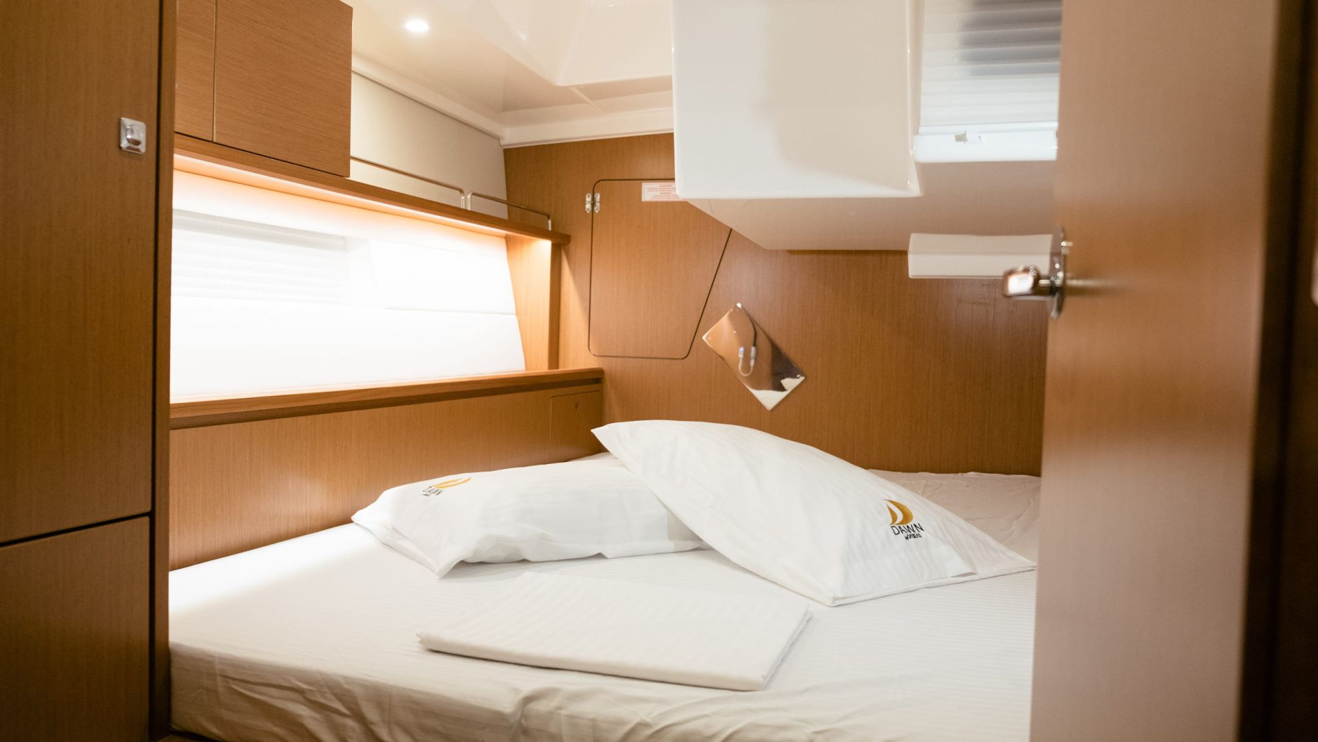 Bavaria C45 - 4 cab. — photo 14
