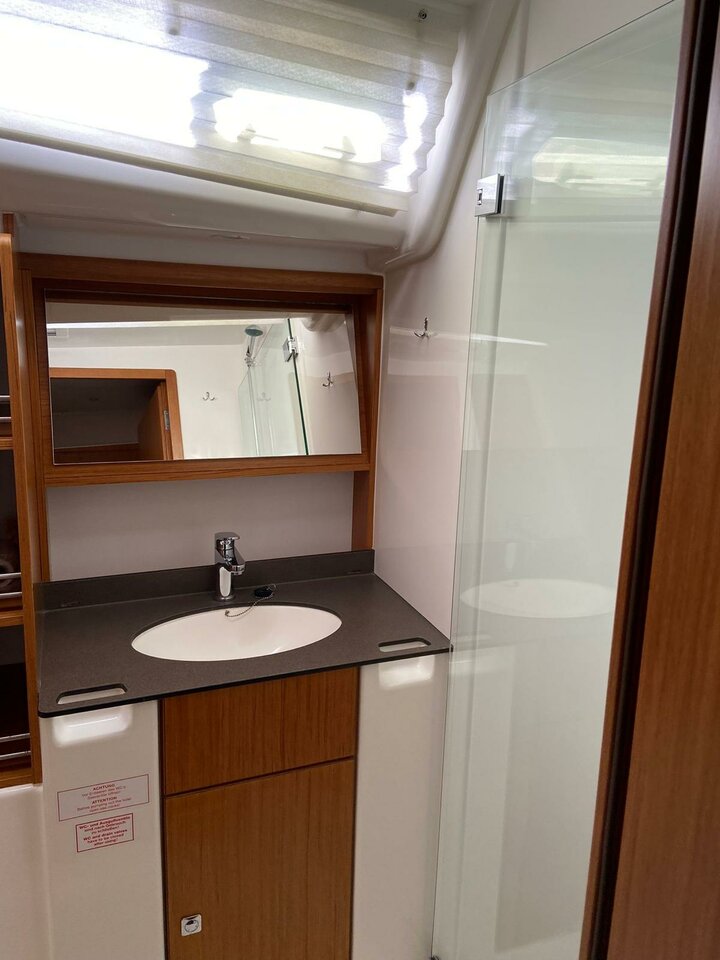 Bavaria Cruiser 51 — photo 16