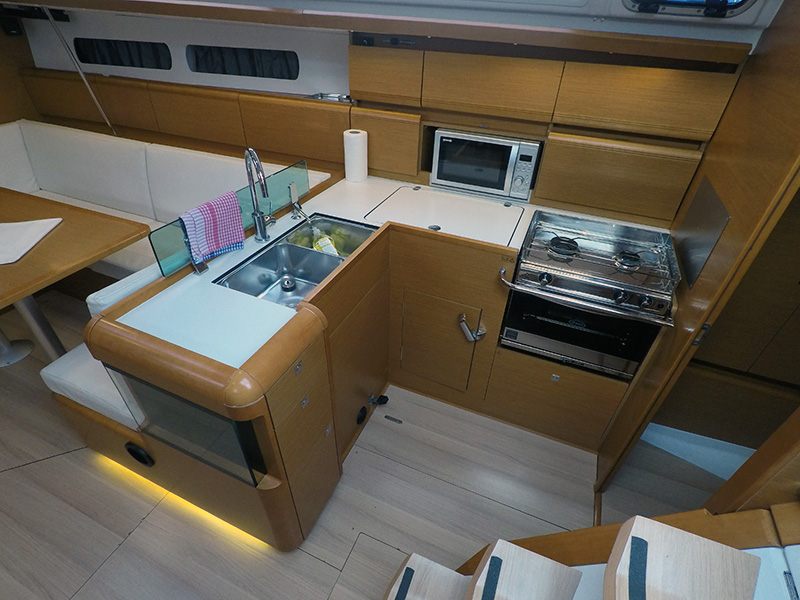 Sun Odyssey 449 - 3 cab. — photo 7