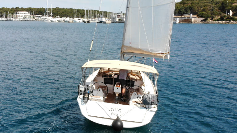 Dufour 382 GL — photo 9