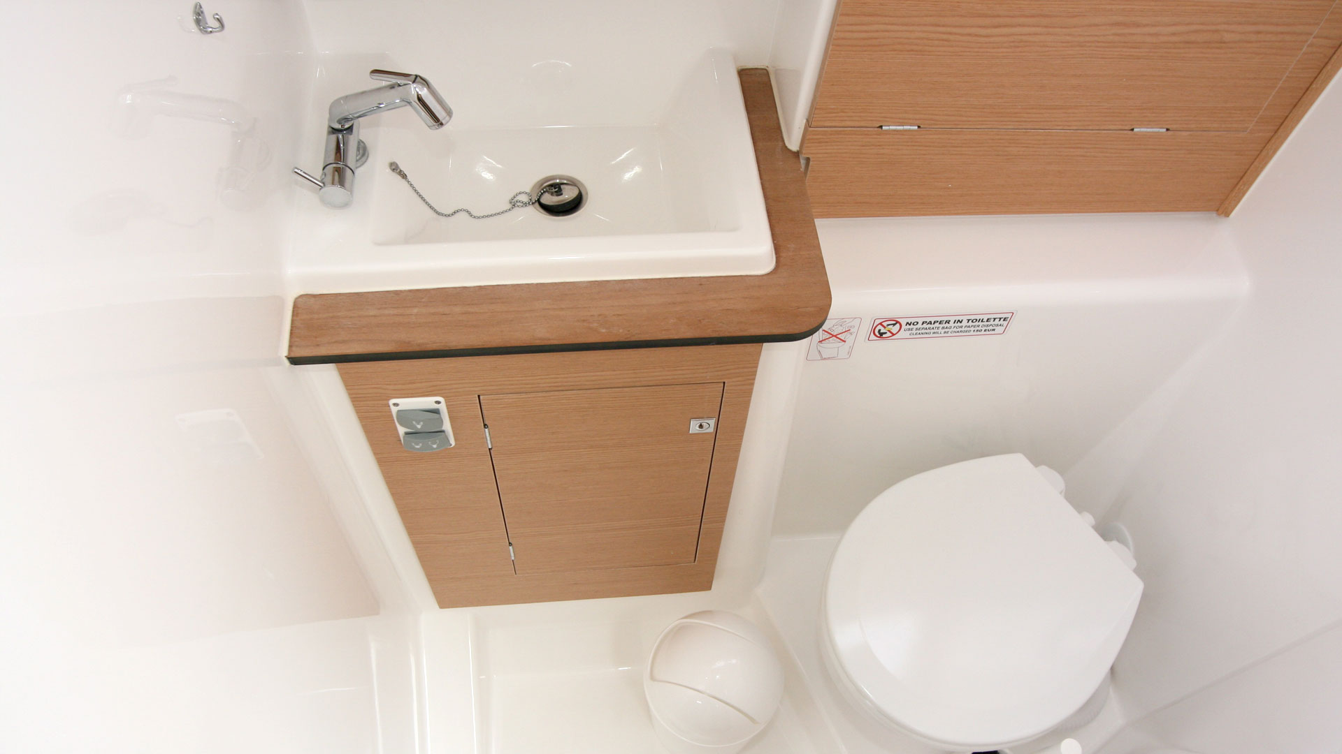 Dufour 382 GL — photo 21