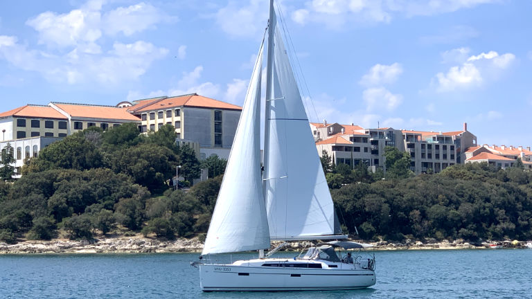 Bavaria Cruiser 37 - 3 cab. — photo 6