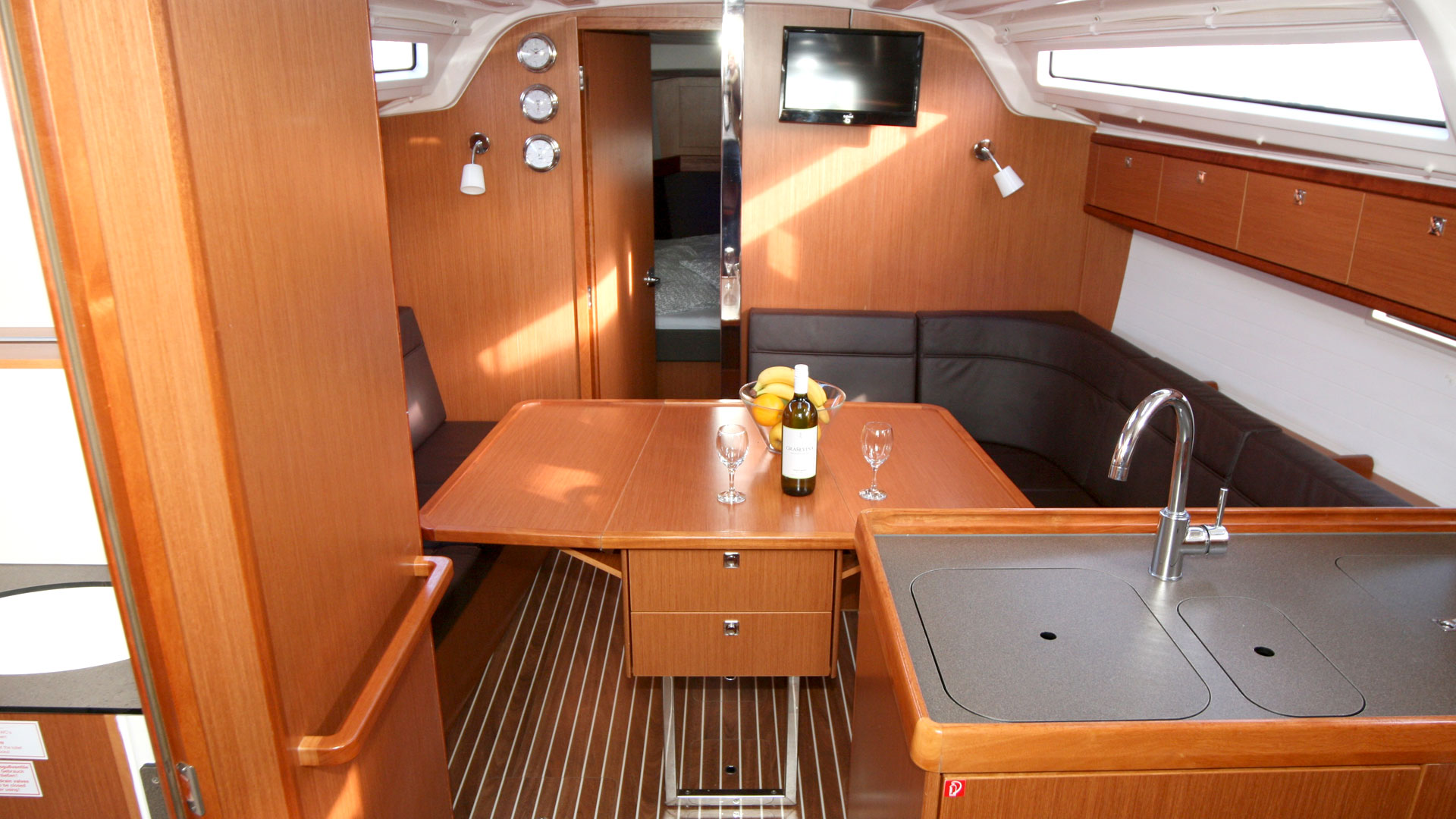 Bavaria Cruiser 37 - 3 cab. — photo 14