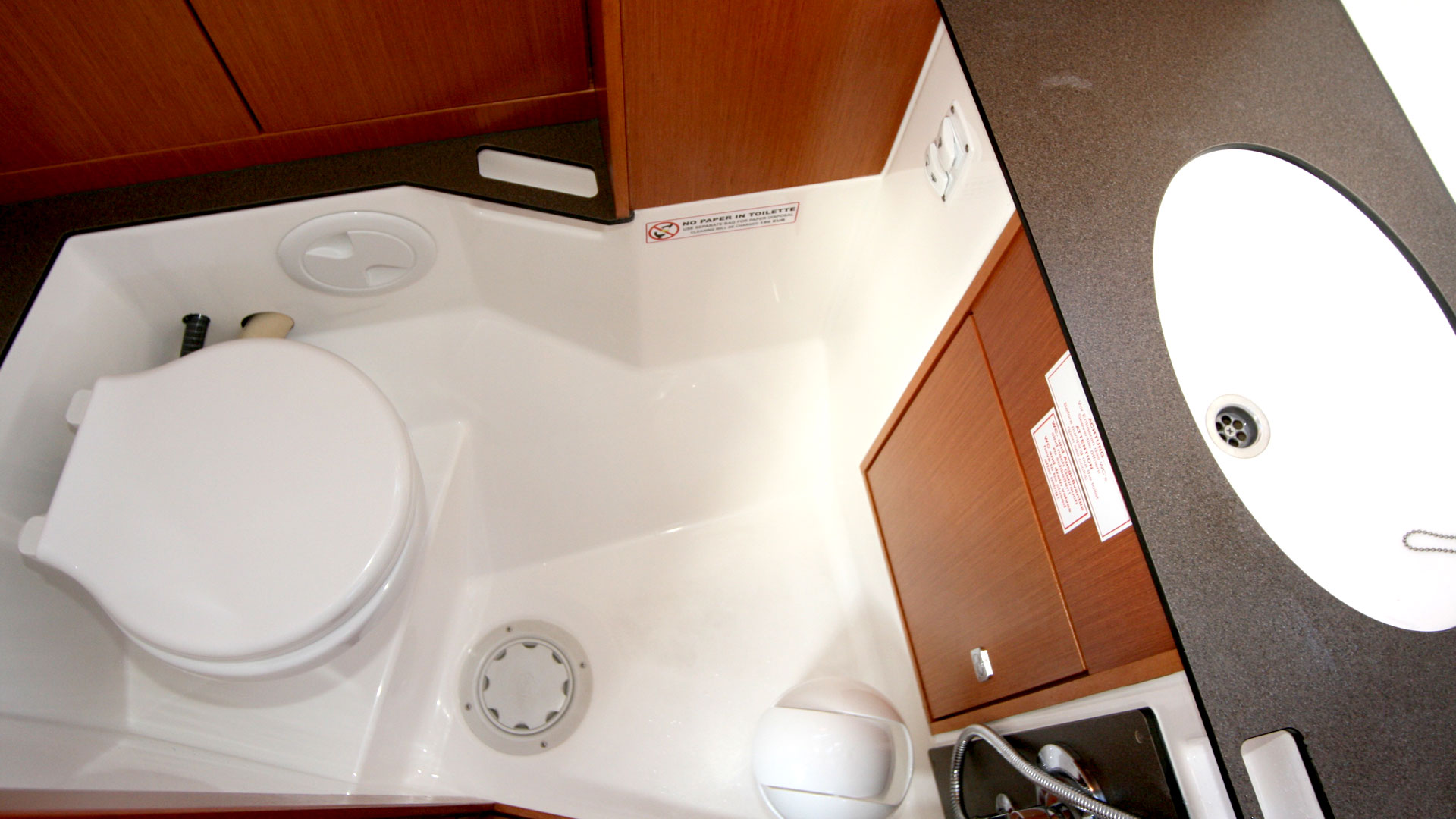 Bavaria Cruiser 37 - 3 cab. — photo 21