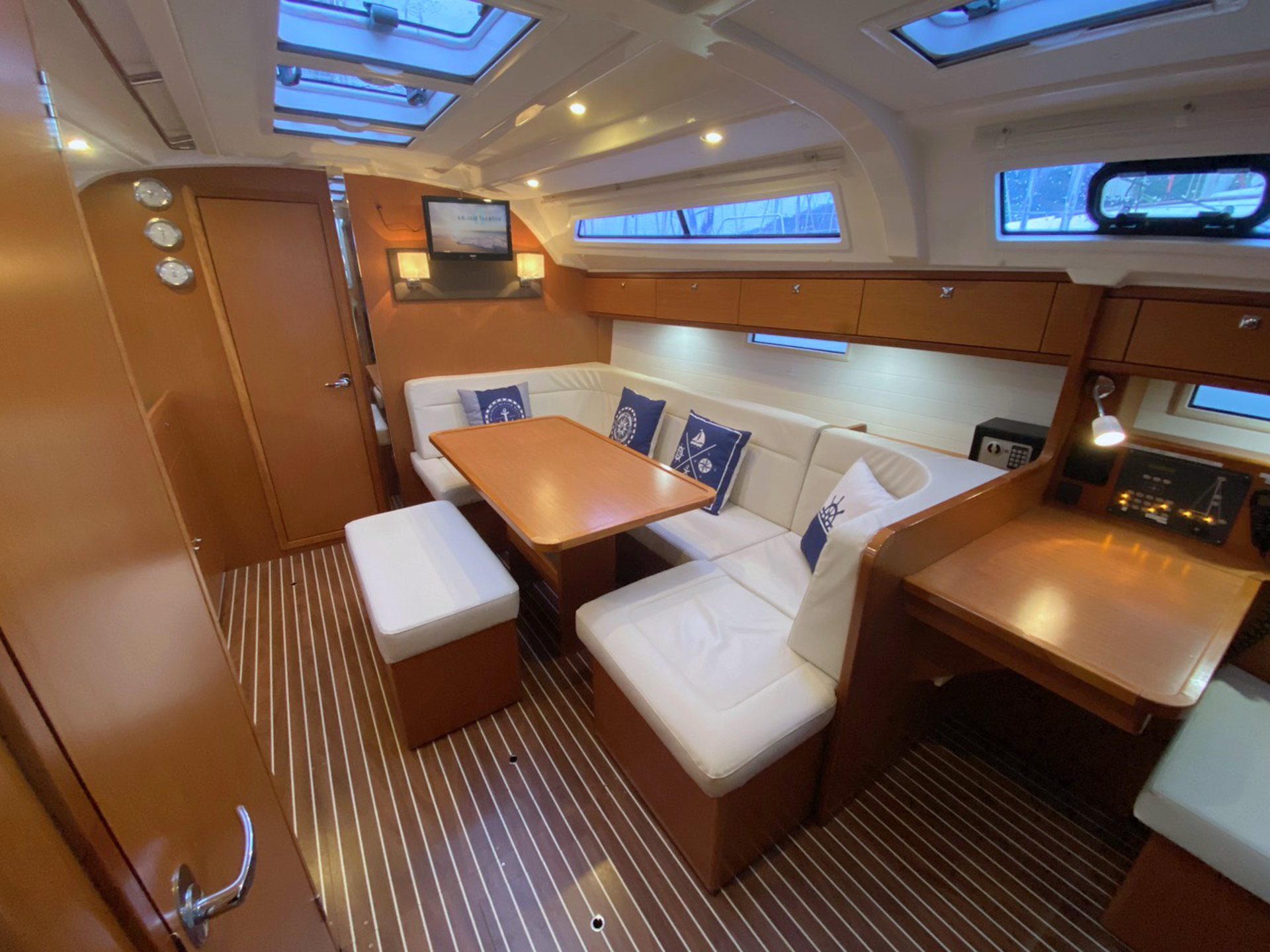 Bavaria Cruiser 41 - 3 cab. — photo 12