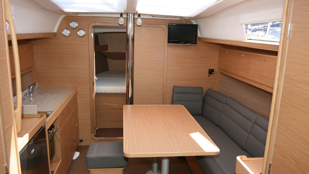 Dufour 382 GL — photo 10