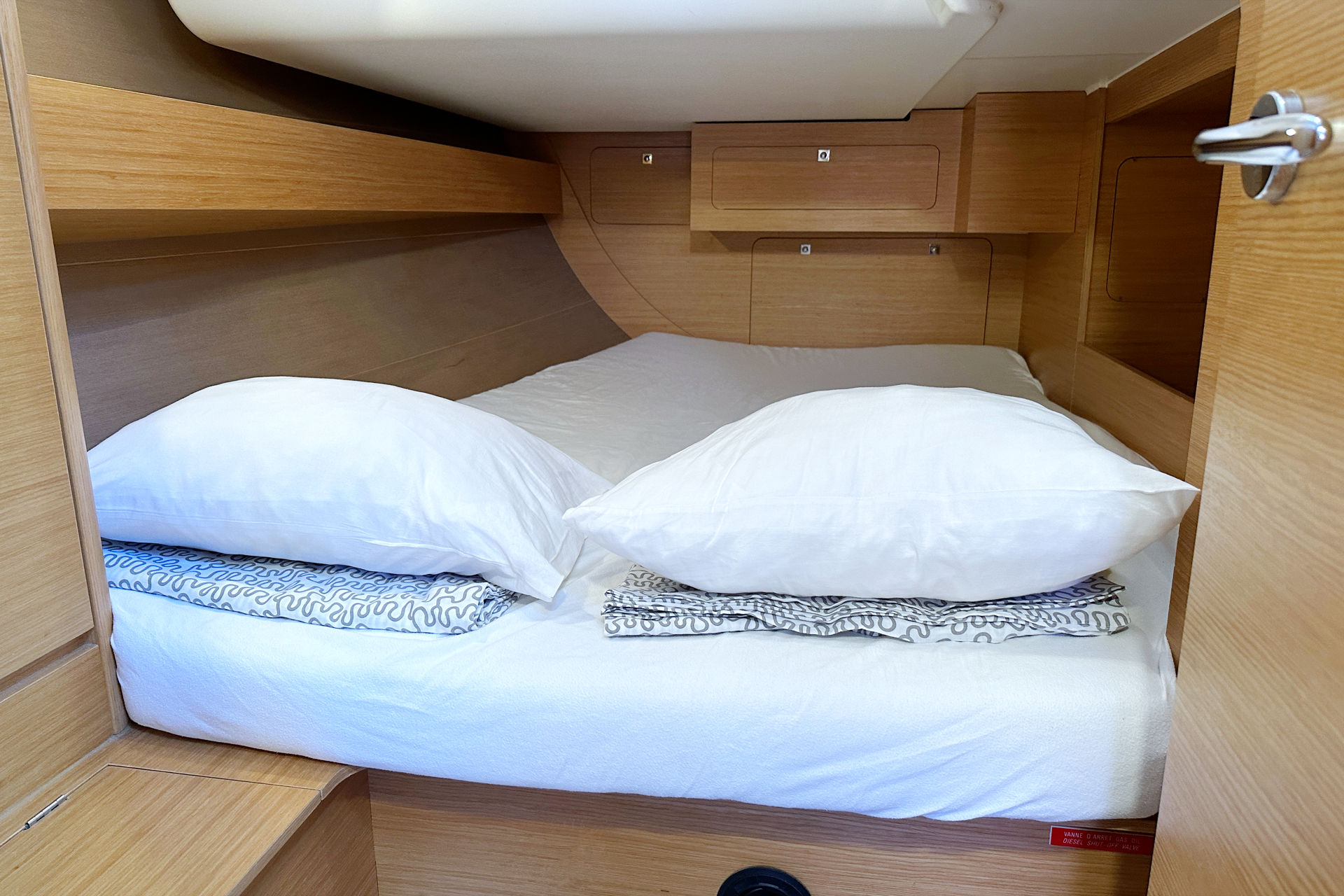 Dufour 382 GL — photo 20