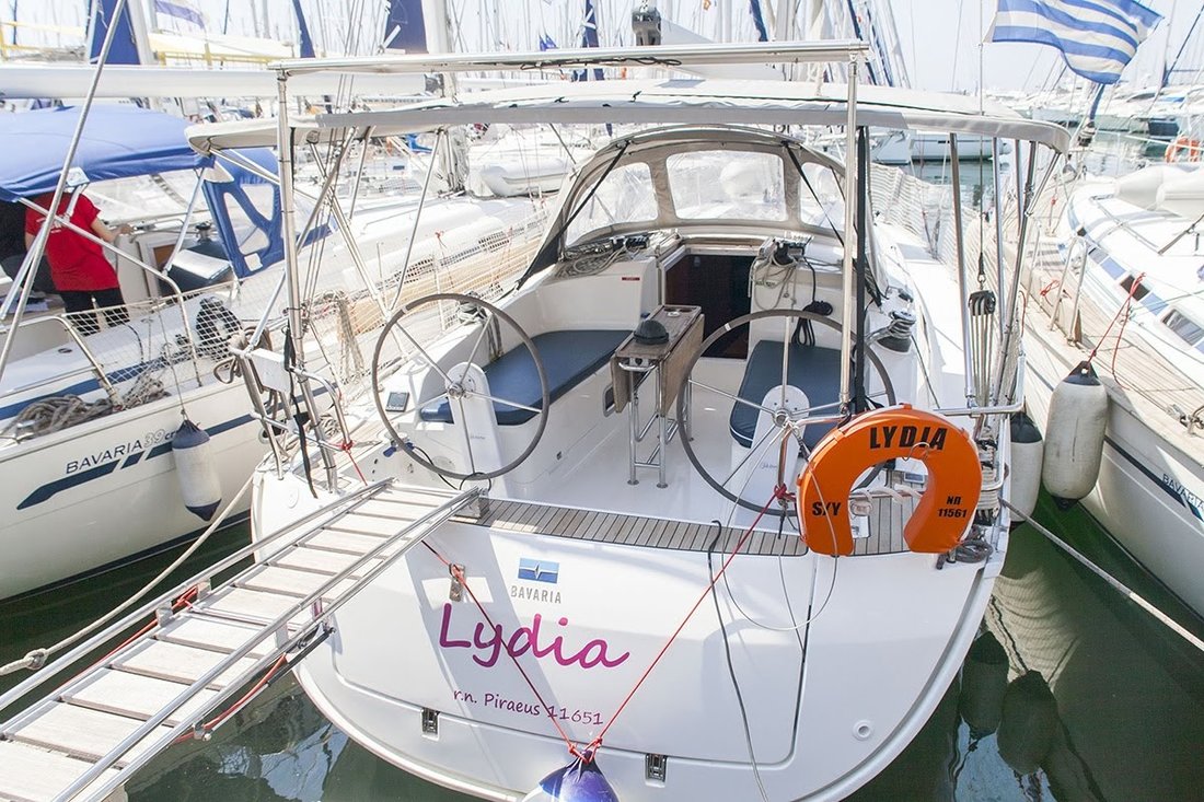 Bavaria Cruiser 37 - 3 cab. — photo 1