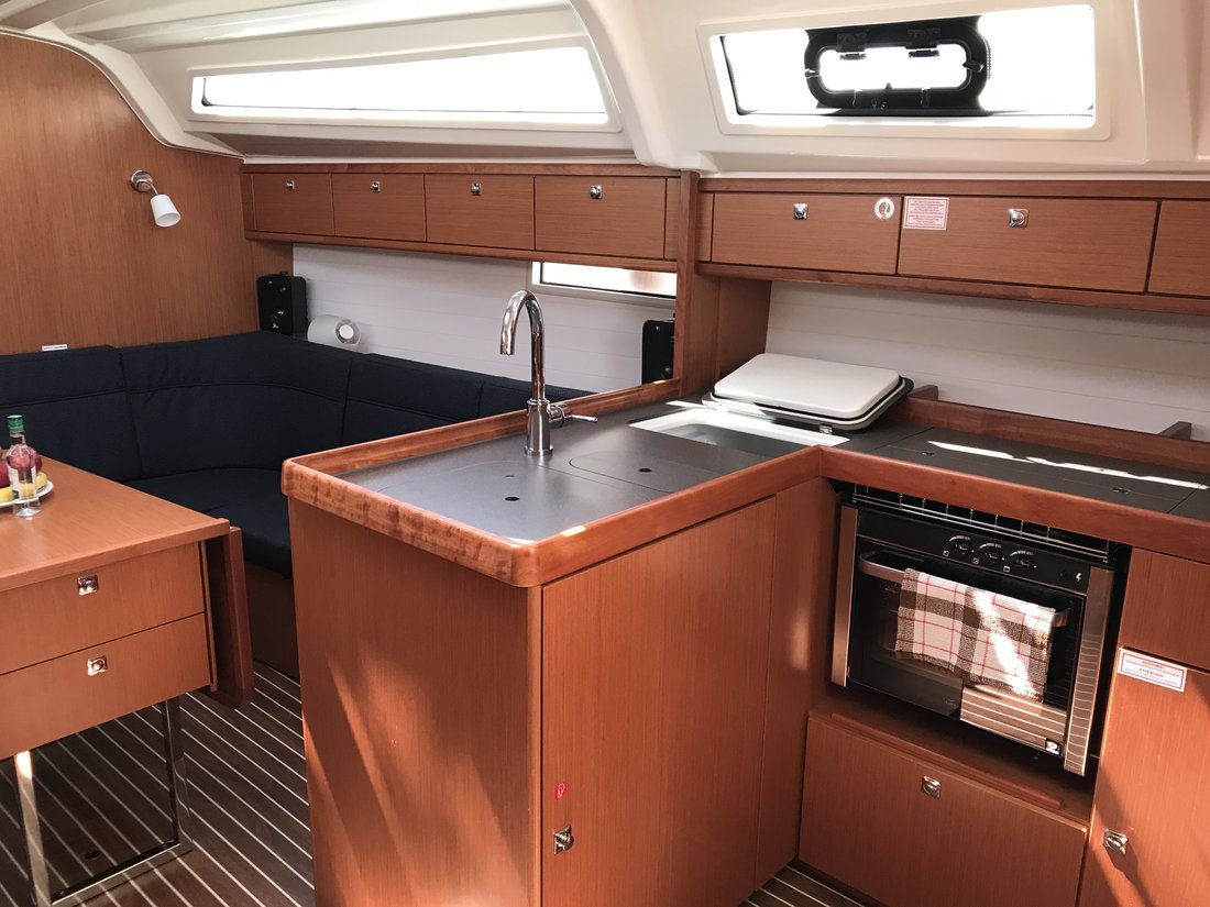 Bavaria Cruiser 37 - 3 cab. — photo 12