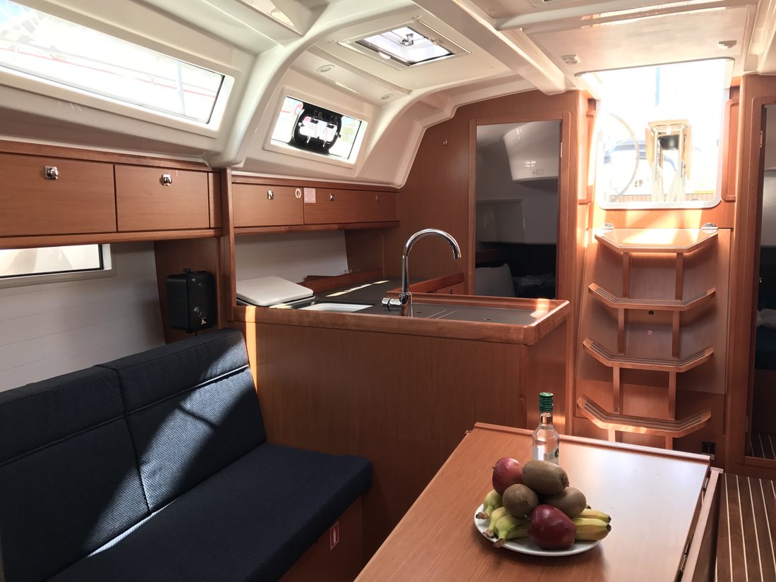 Bavaria Cruiser 37 - 3 cab. — photo 13