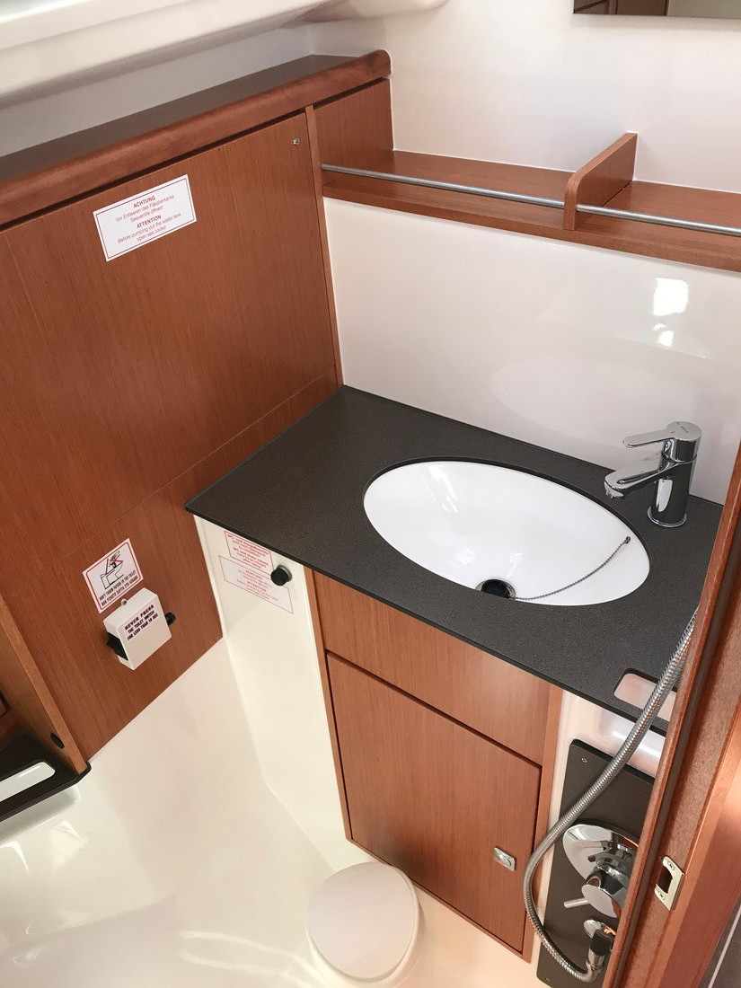 Bavaria Cruiser 37 - 3 cab. — photo 18
