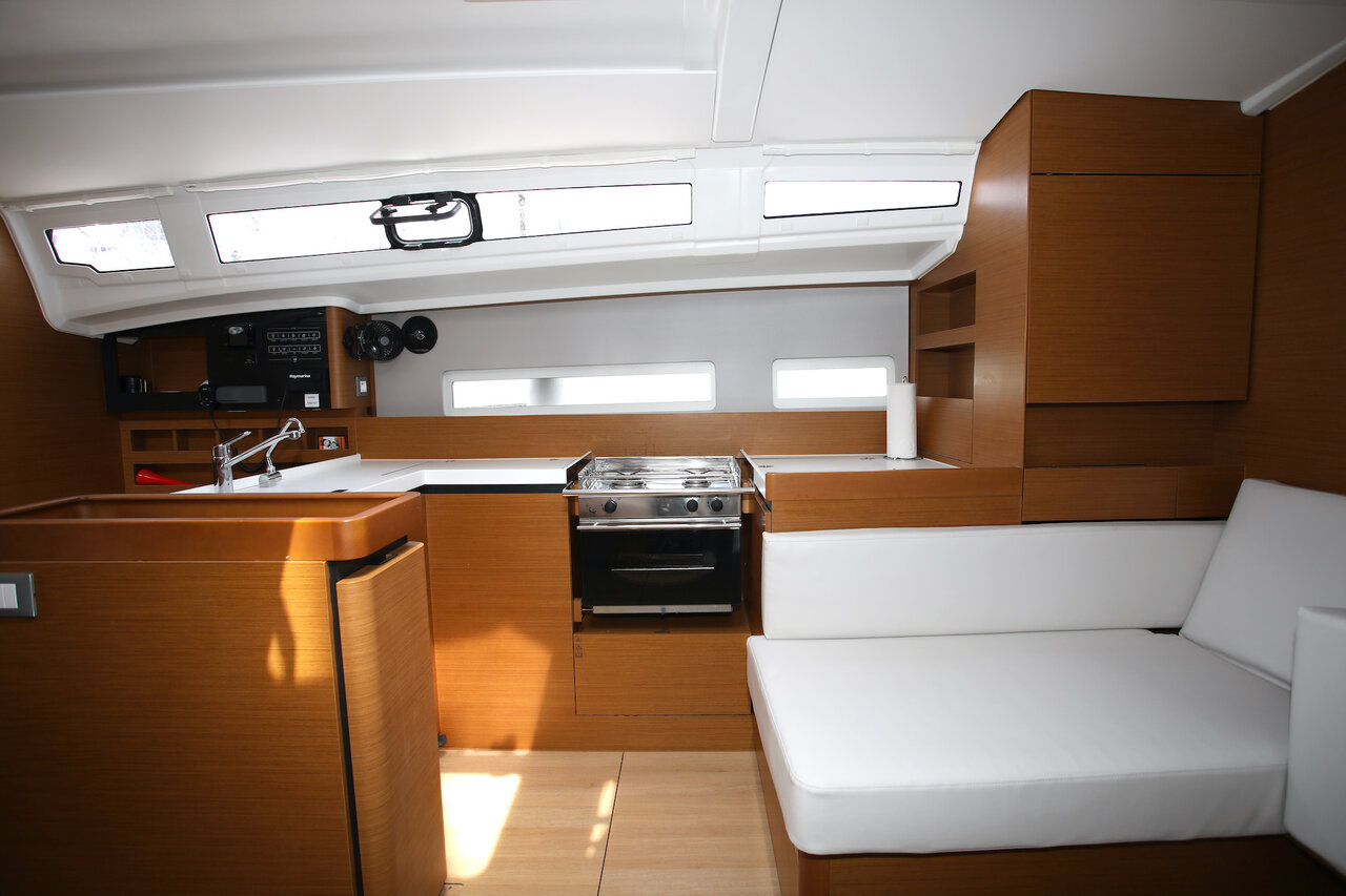 Sun Odyssey 410 - 3 cab. — photo 7