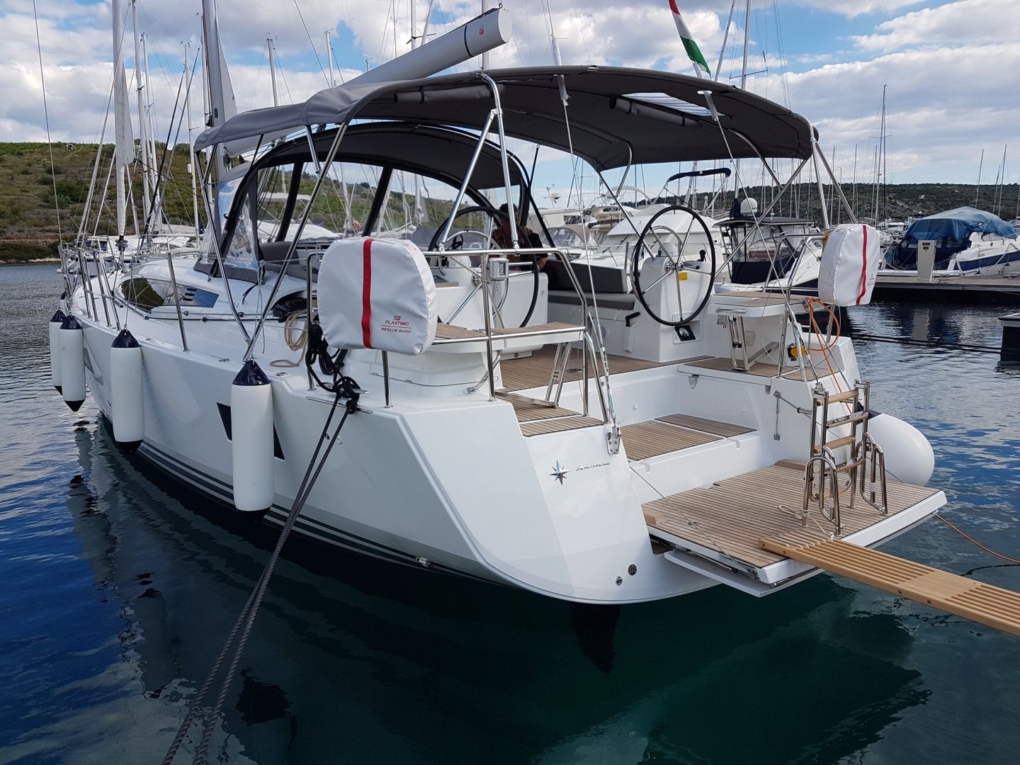 Jeanneau 54 - 4 + 1 cab. — photo 1