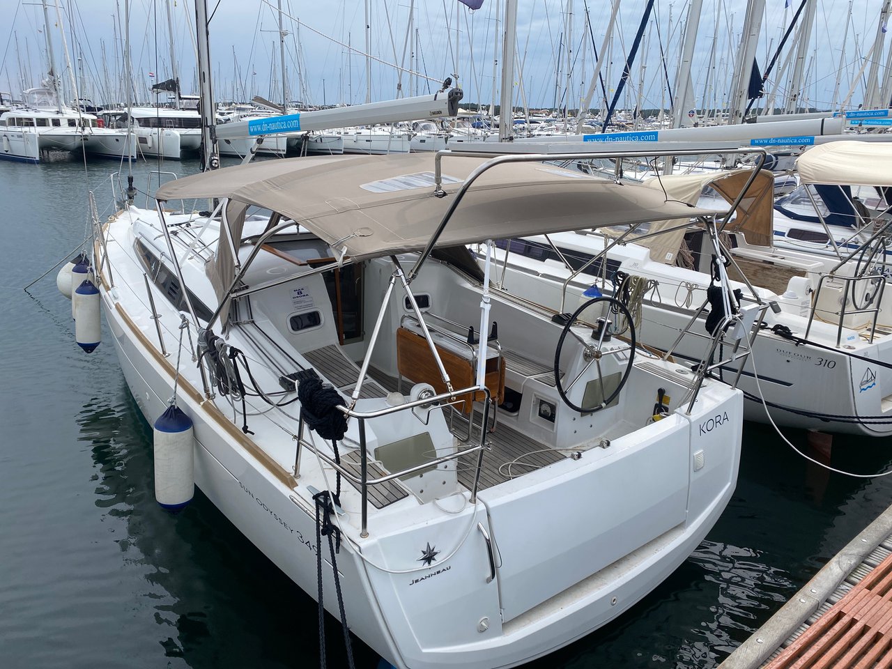 Sun Odyssey 349 - 3 cab. — photo 3