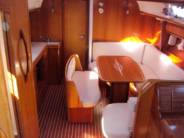 Bavaria 39 Cruiser — photo 6