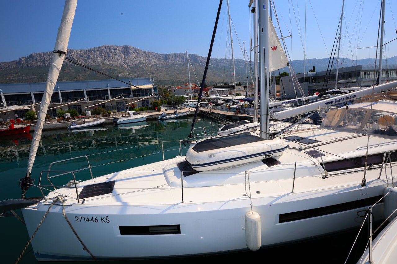 Sun Odyssey 490 - 4 + 1 cab. — photo 3
