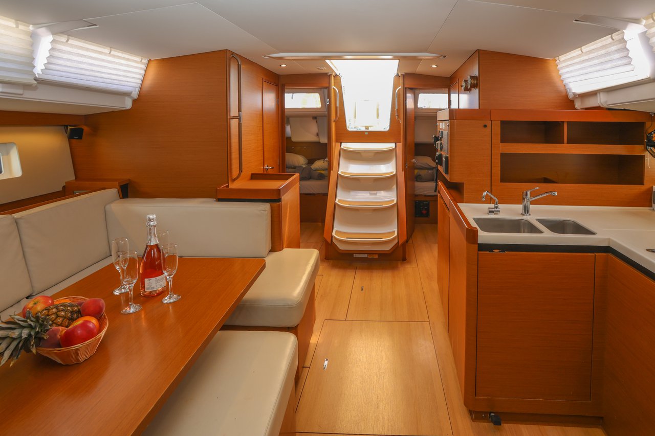 Sun Odyssey 490 - 4 + 1 cab. — photo 6