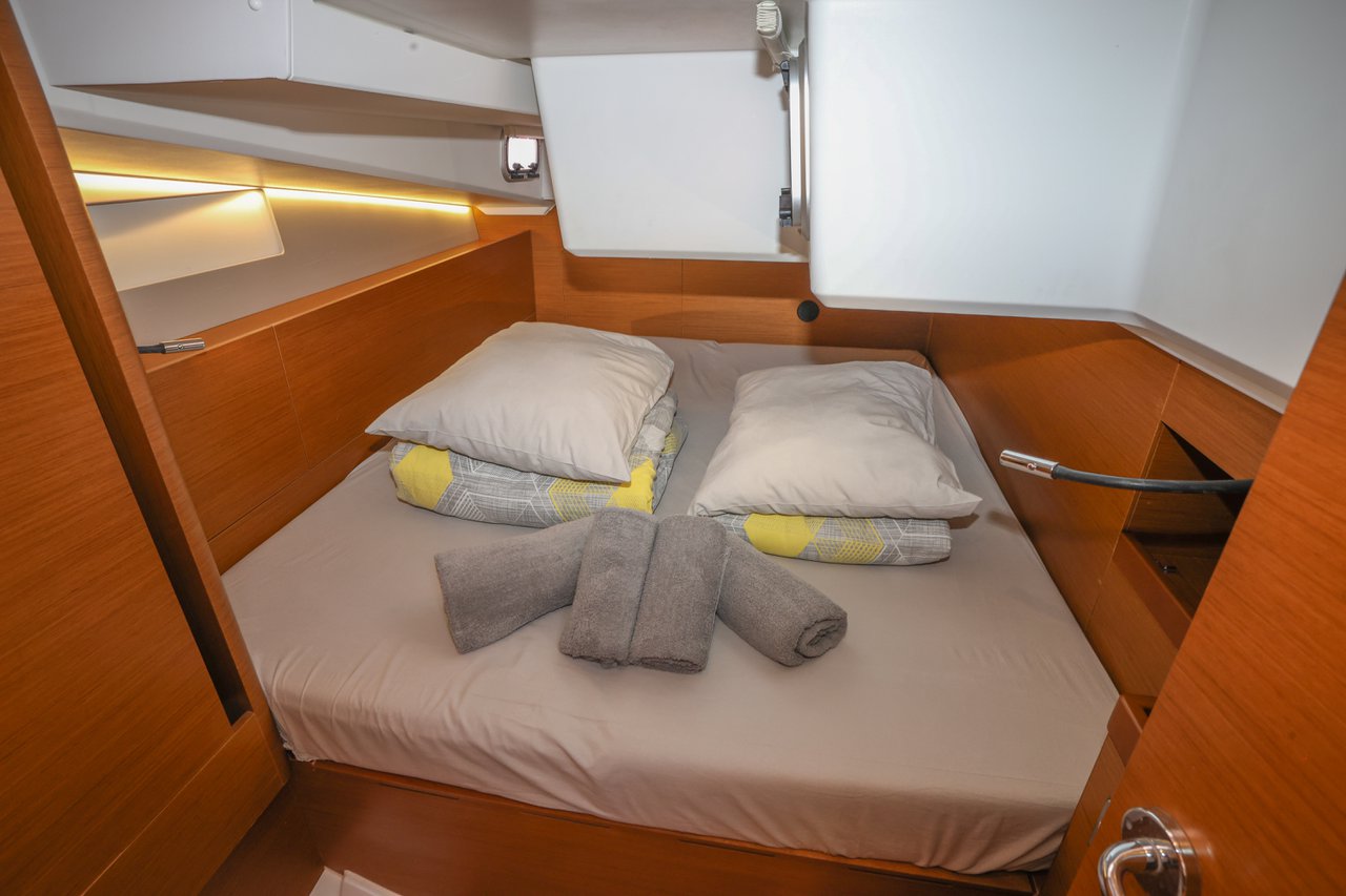 Sun Odyssey 490 - 4 + 1 cab. — photo 9