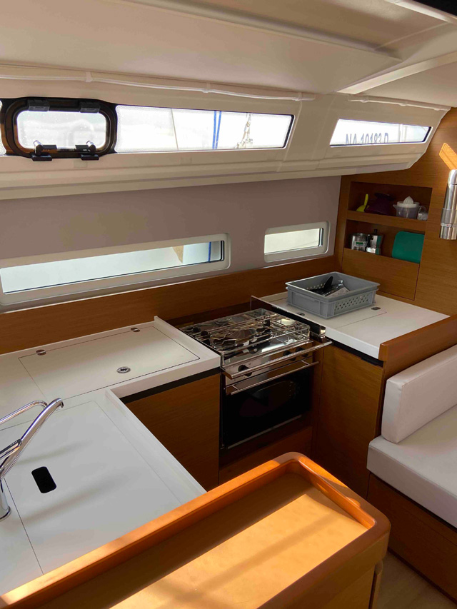 Sun Odyssey 410 - 3 cab. — photo 7