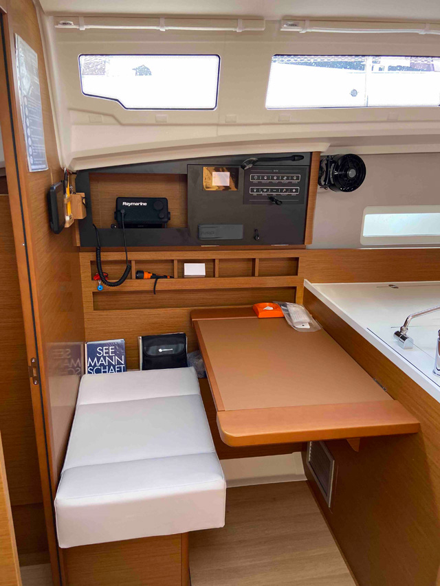 Sun Odyssey 410 - 3 cab. — photo 8