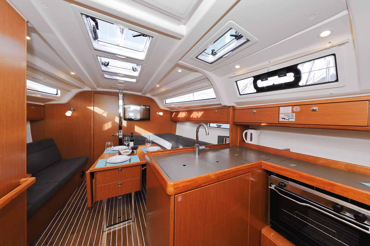 Bavaria Cruiser 37 - 3 cab. — photo 8