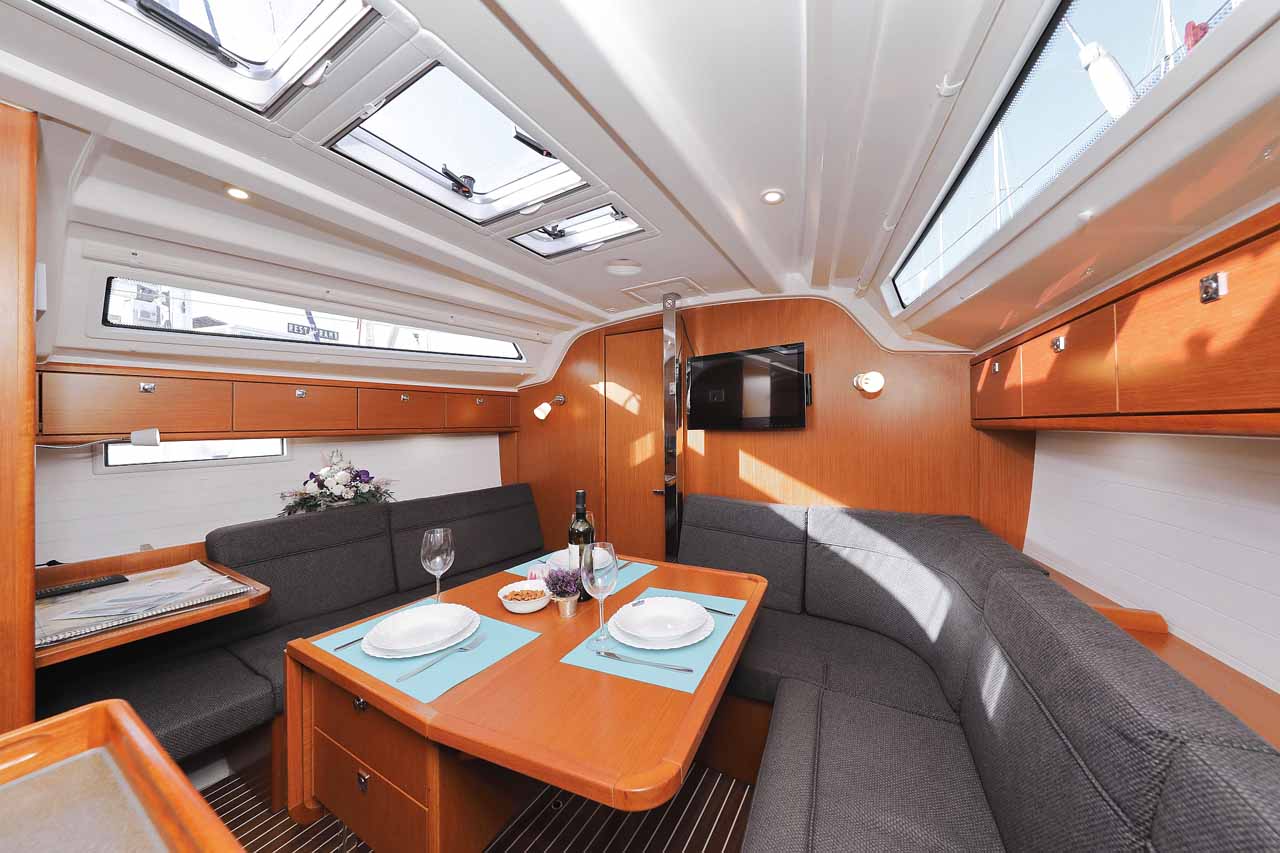 Bavaria Cruiser 37 - 3 cab. — photo 10