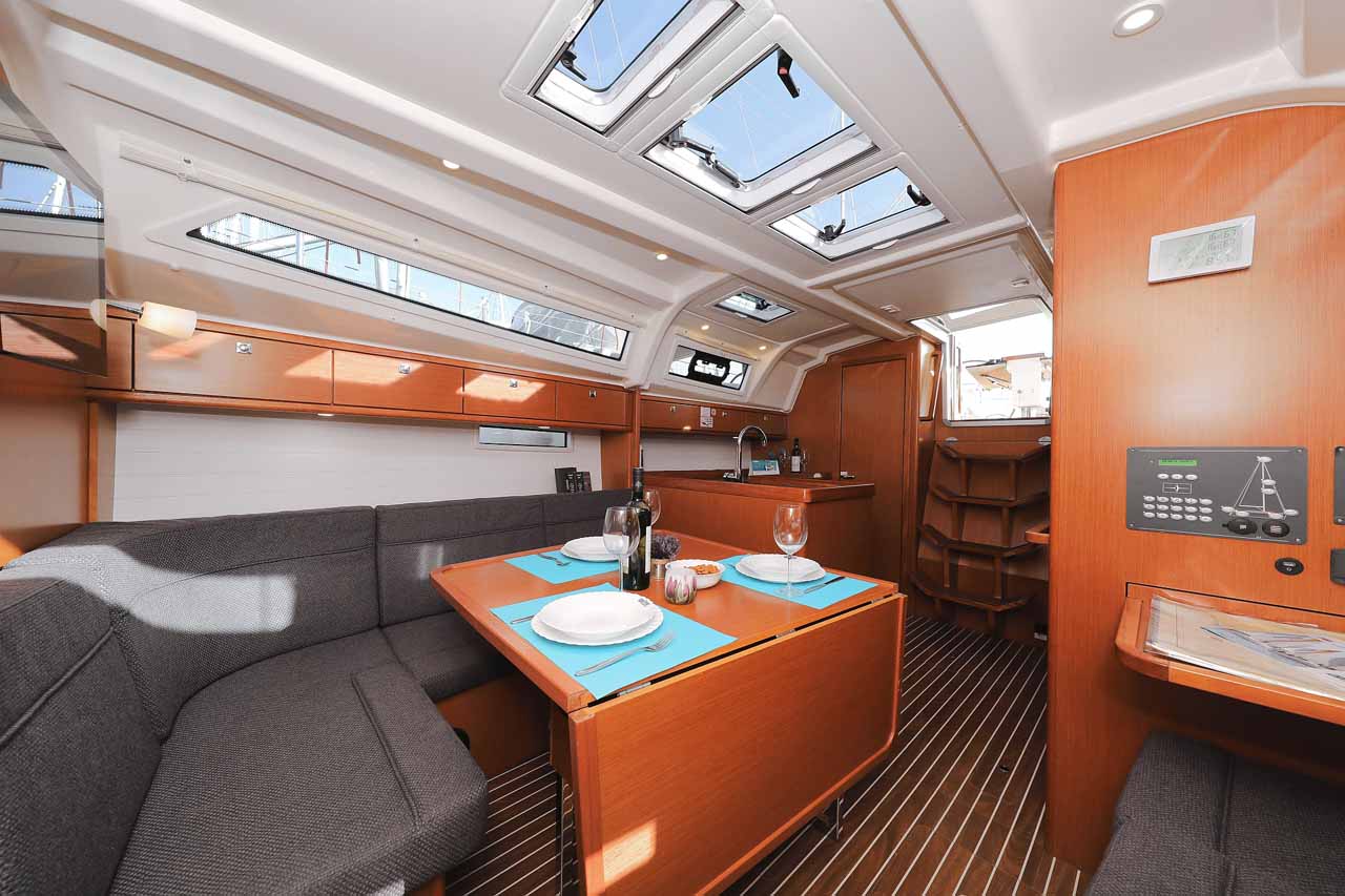 Bavaria Cruiser 37 - 3 cab. — photo 13