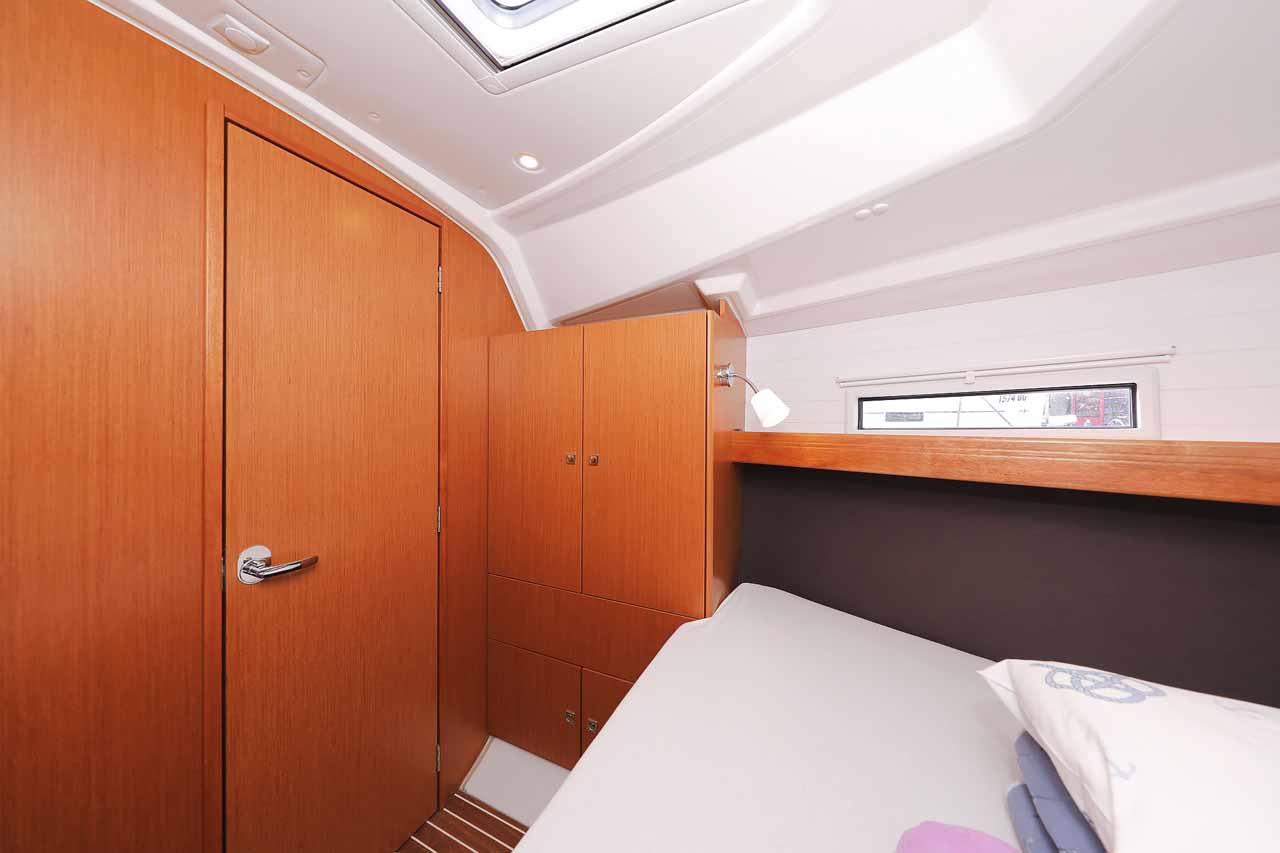 Bavaria Cruiser 37 - 3 cab. — photo 17