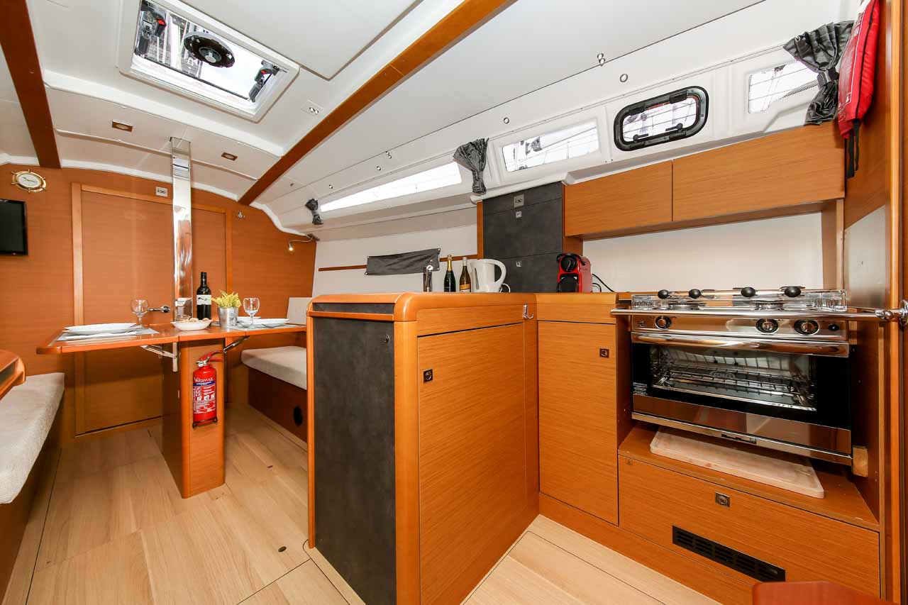 Sun Odyssey 349 - 3 cab. — photo 10