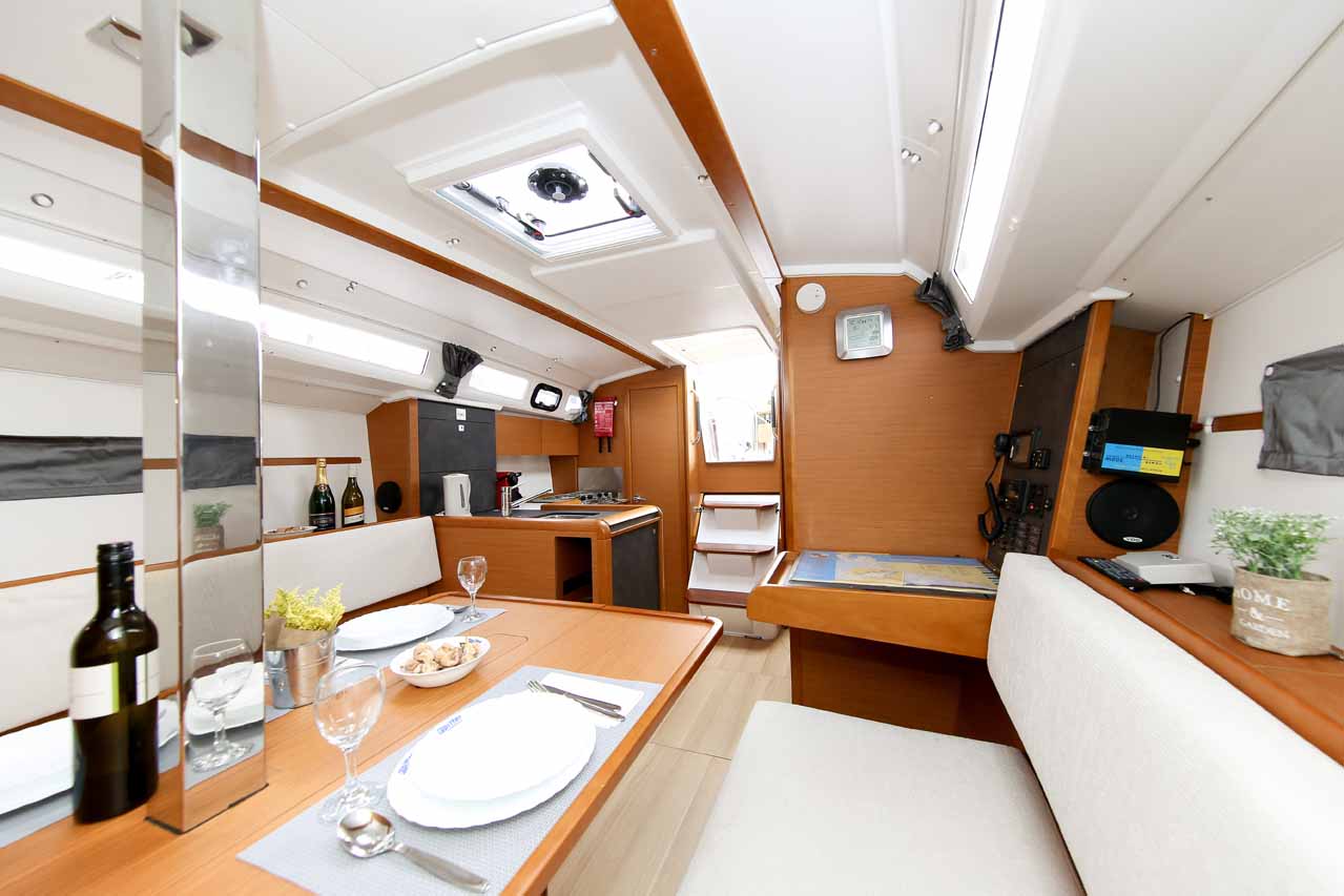 Sun Odyssey 349 - 3 cab. — photo 15