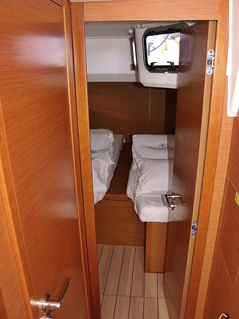 Jeanneau 54 - 6 cab. — photo 16