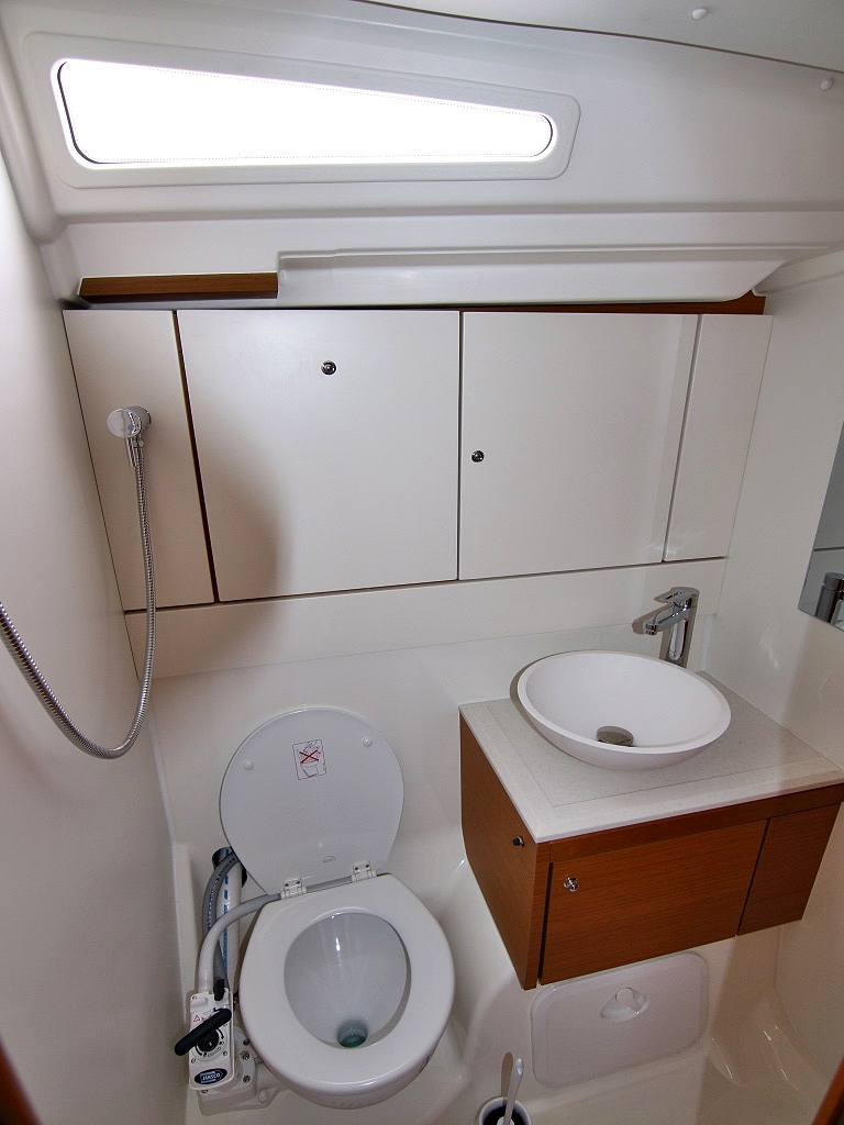 Jeanneau 54 - 6 cab. — photo 23