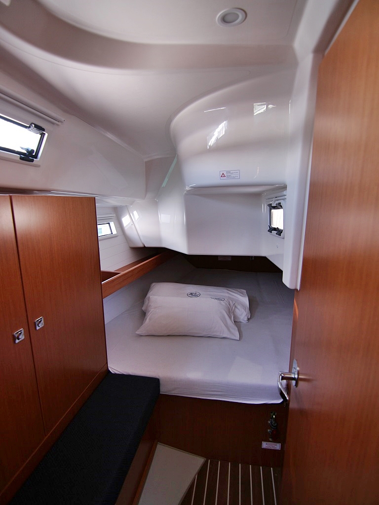 Bavaria Cruiser 34 — photo 12
