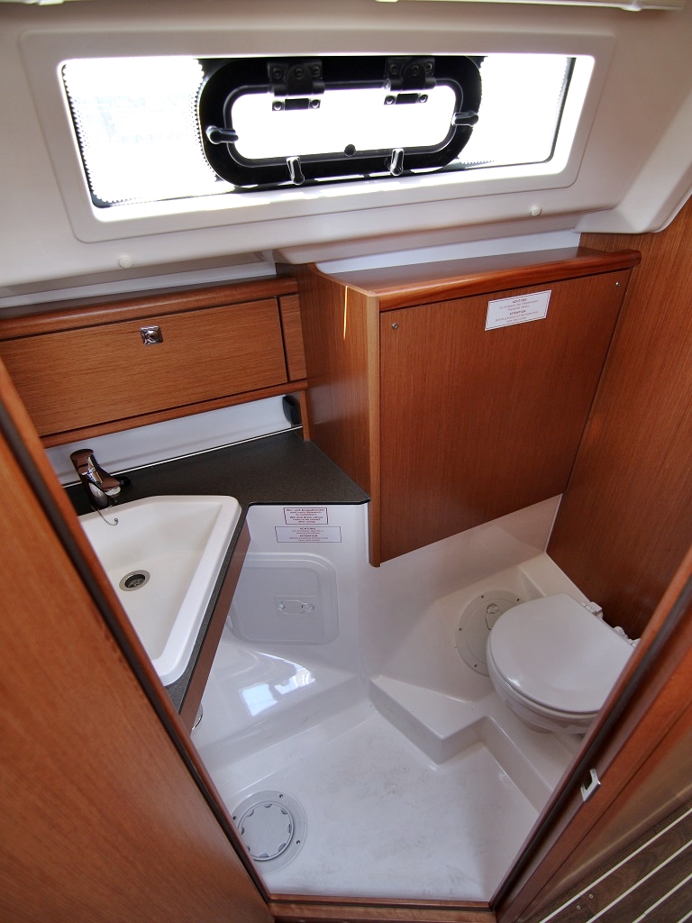 Bavaria Cruiser 34 — photo 14