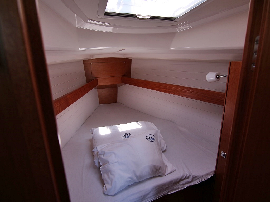 Bavaria Cruiser 34 — photo 14
