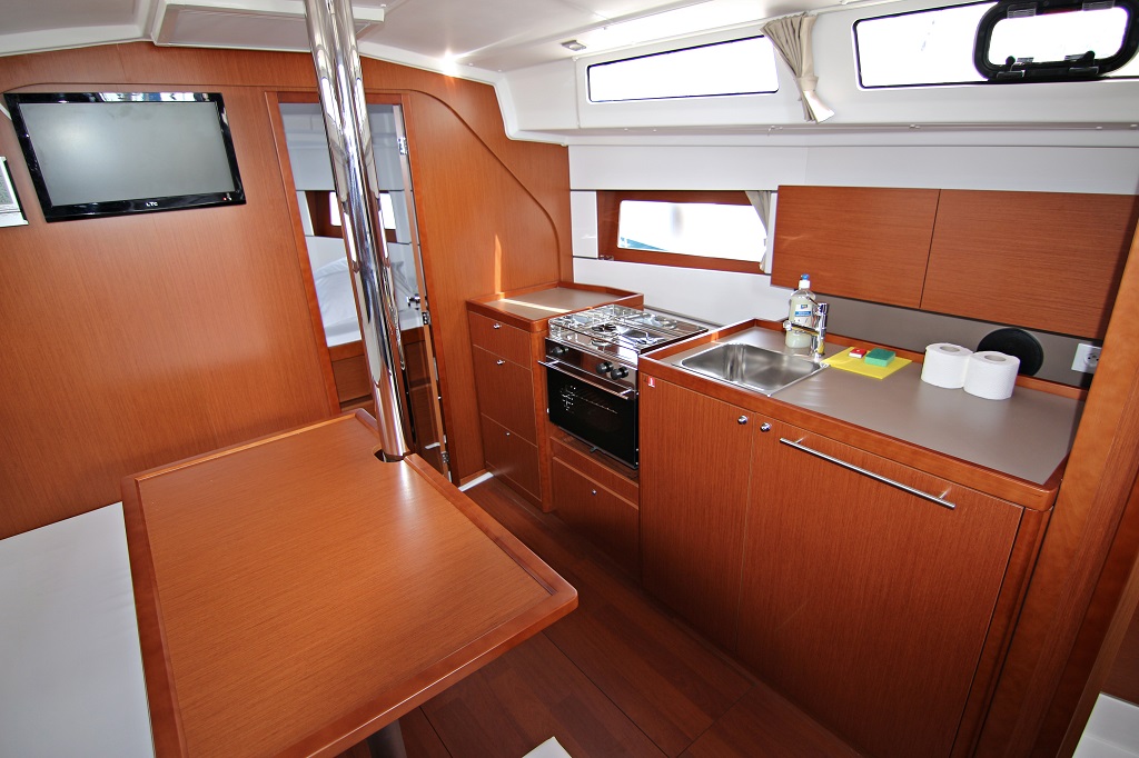 Oceanis 38.1 — photo 6